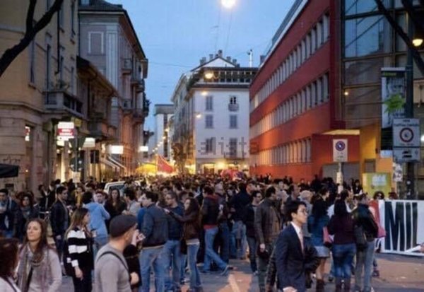 locale commerciale in vendita a Milano in zona Solari