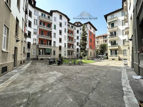 appartamento in vendita a Milano in zona Bocconi