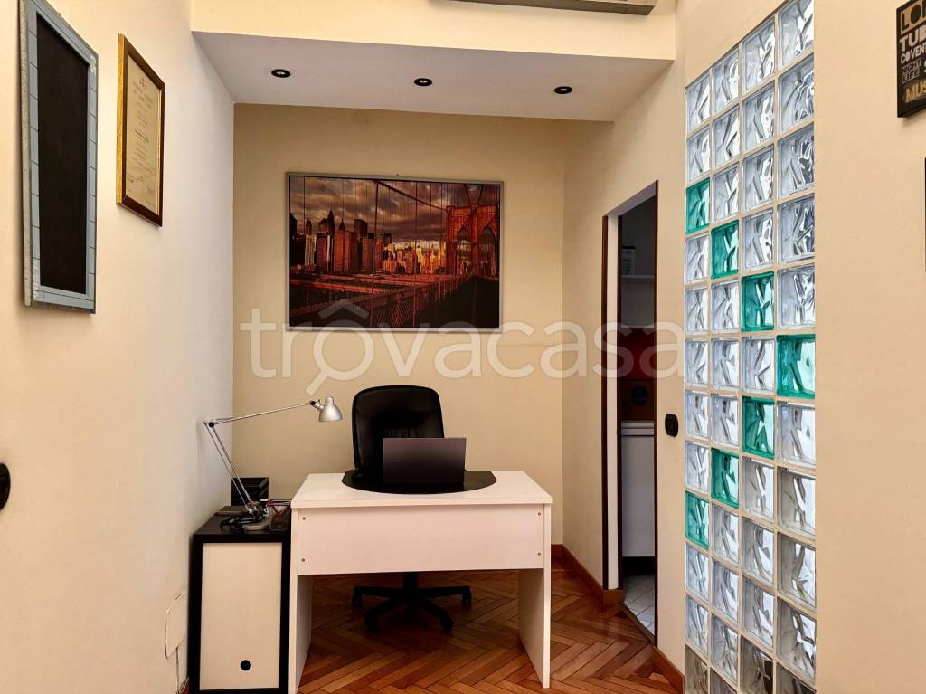 appartamento in vendita a Milano in zona Guastalla
