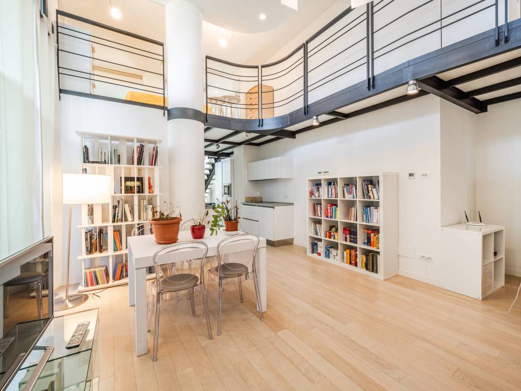 appartamento in vendita a Milano in zona Famagosta