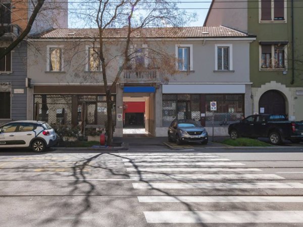 intera palazzina in vendita a Milano