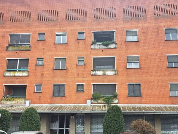 appartamento in vendita a Milano in zona Barona