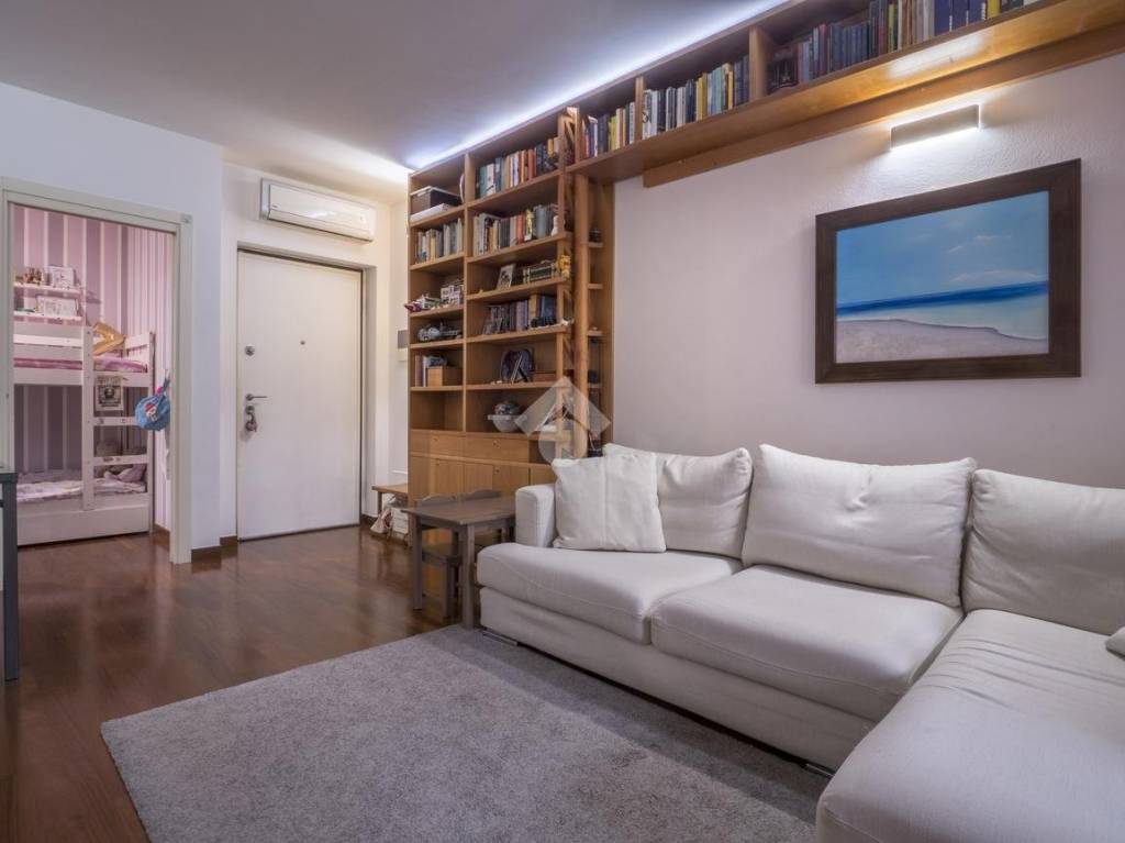 appartamento in vendita a Milano in zona Piazzale Lodi
