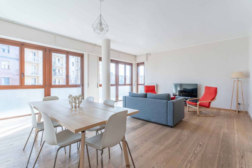 appartamento in vendita a Milano in zona Famagosta