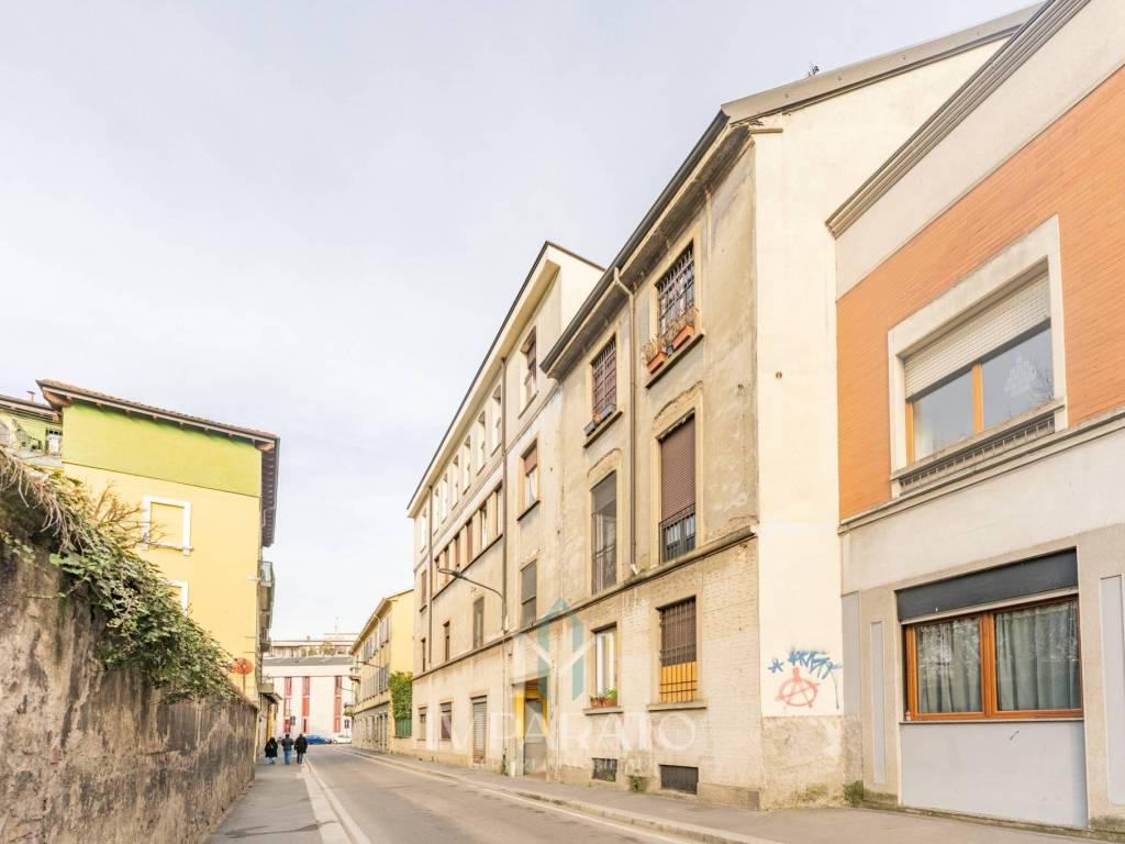 appartamento in vendita a Milano in zona Affori