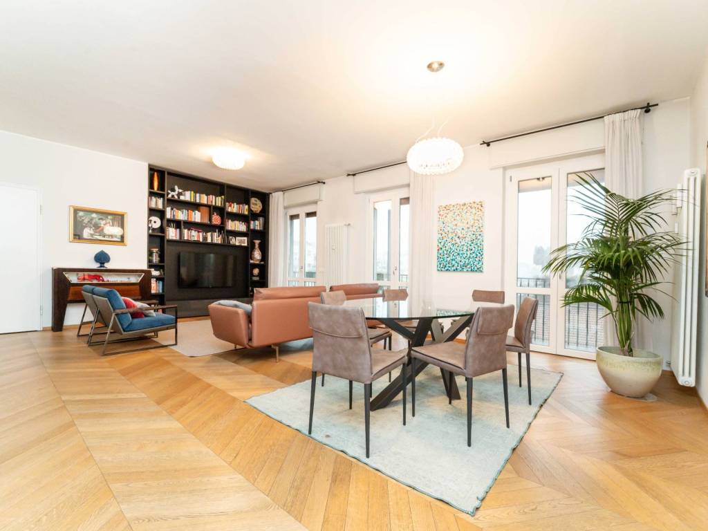 appartamento in vendita a Milano in zona XXII Marzo