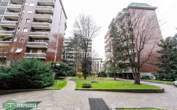 appartamento in vendita a Milano in zona Centro Direzionale