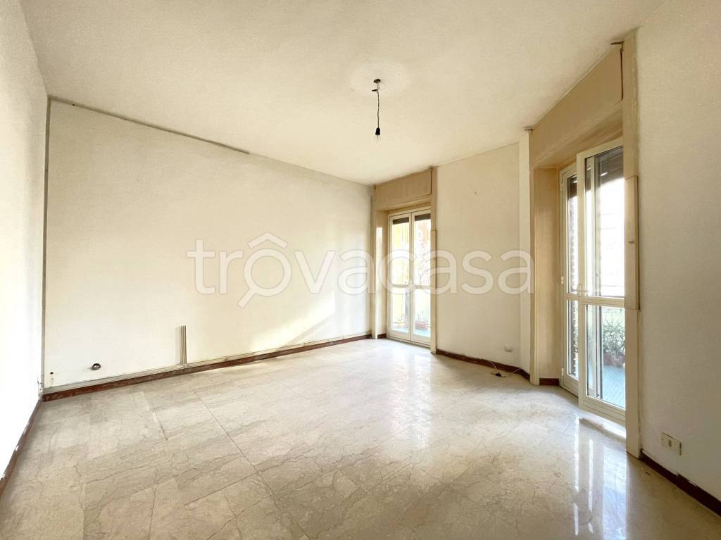 appartamento in vendita a Milano in zona Lorenteggio