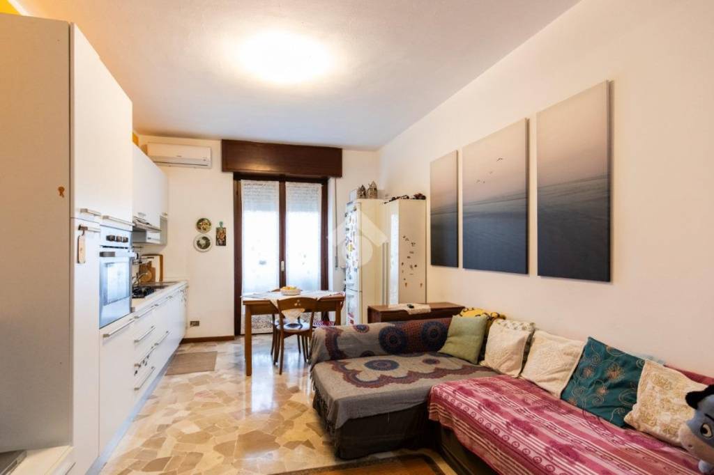 appartamento in vendita a Milano in zona Loreto