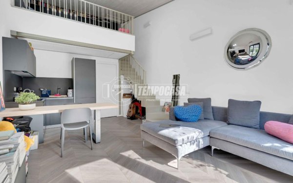 appartamento in vendita a Milano in zona Morivione