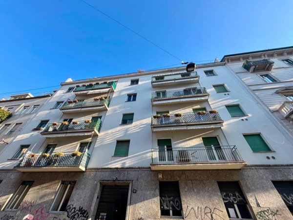 appartamento in vendita a Milano in zona Porta Genova