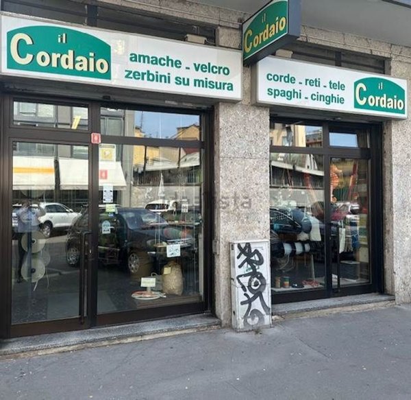 negozio in vendita a Milano in zona Porta Romana