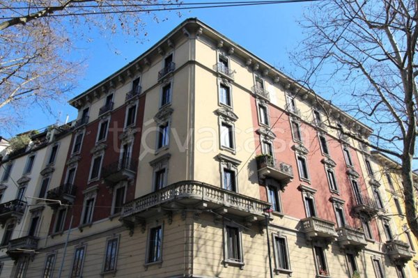 appartamento in vendita a Milano in zona Sempione