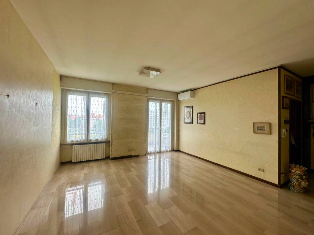 appartamento in vendita a Milano in zona Baggio