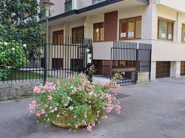 ufficio in vendita a Milano in zona Solari