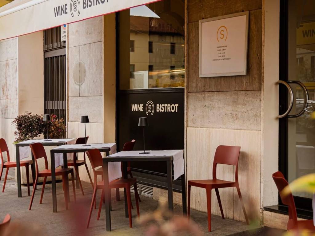 negozio in vendita a Milano in zona Porta Garibaldi