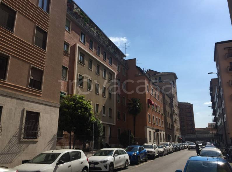 appartamento in vendita a Milano in zona Corvetto