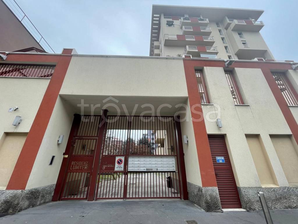 appartamento in vendita a Milano in zona Corvetto