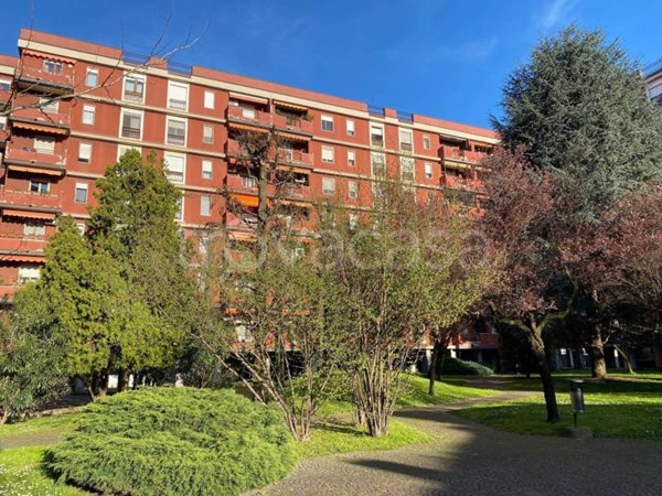 appartamento in vendita a Milano in zona Piazzale Lodi