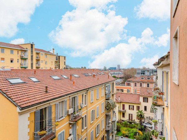 appartamento in vendita a Milano in zona Lorenteggio