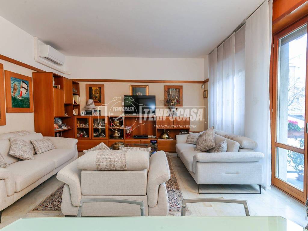 appartamento in vendita a Milano in zona Solari