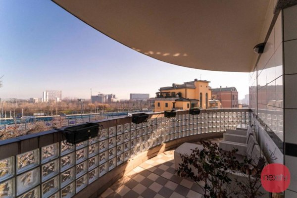 appartamento in vendita a Milano in zona Casoretto