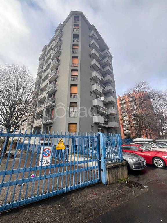 appartamento in vendita a Milano in zona Gallaratese