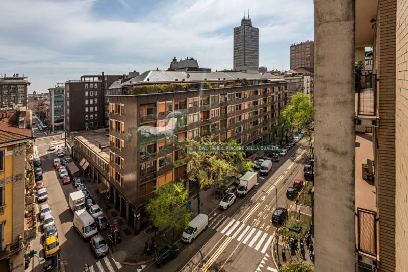 appartamento in vendita a Milano in zona Porta Nuova