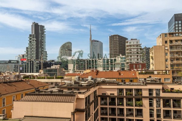appartamento in vendita a Milano in zona Porta Nuova