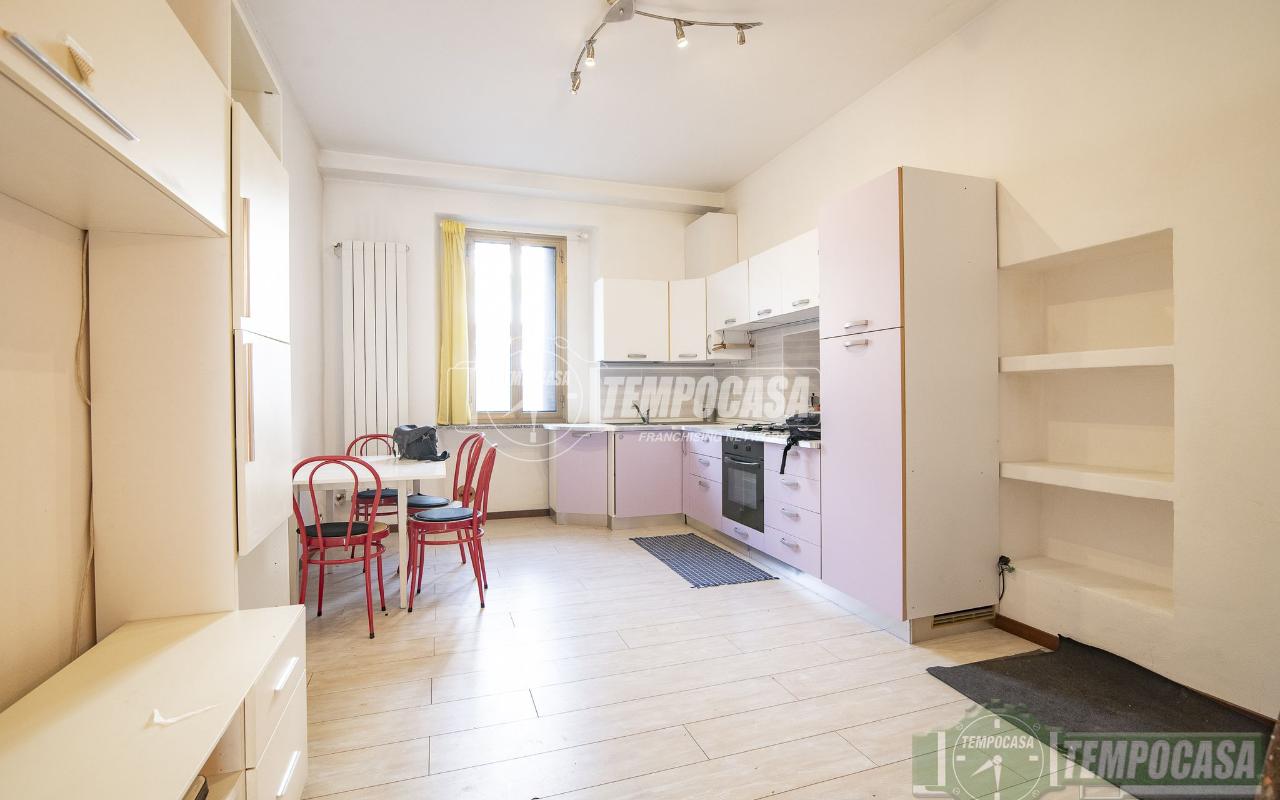 appartamento in vendita a Milano in zona Loreto
