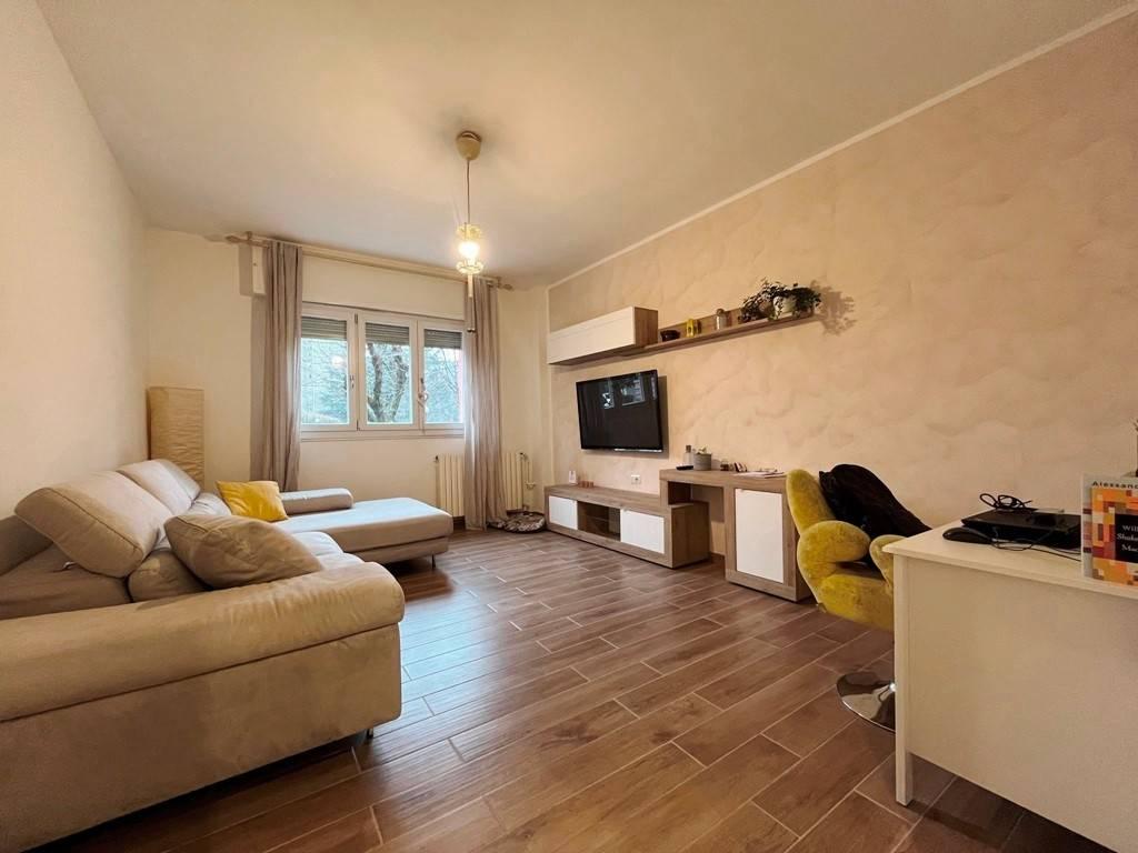 appartamento in vendita a Milano in zona Gallaratese