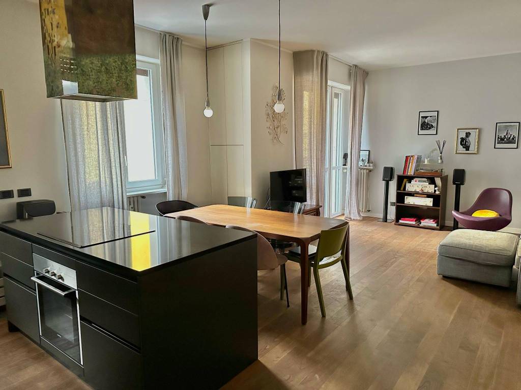 appartamento in vendita a Milano in zona Isola