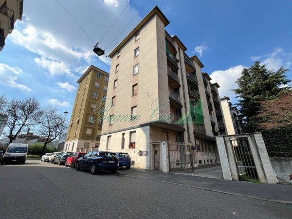 appartamento in vendita a Milano in zona Montalbino