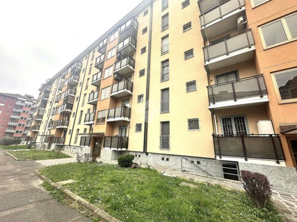 appartamento in vendita a Milano in zona Gallaratese