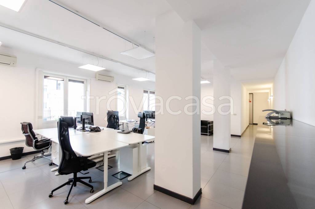 ufficio in vendita a Milano in zona Centro Storico