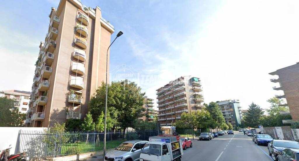 locale commerciale in vendita a Milano