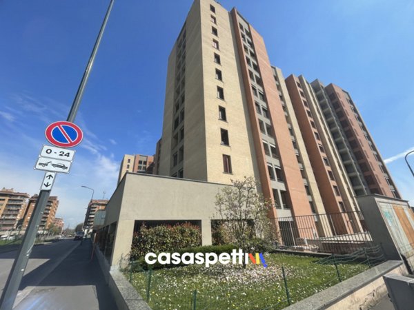 appartamento in vendita a Milano in zona Adriano
