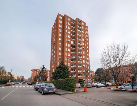 appartamento in vendita a Milano in zona Gallaratese