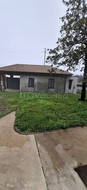 appartamento in vendita a Milano in zona Gratosoglio
