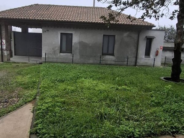 appartamento in vendita a Milano in zona Chiesa Rossa