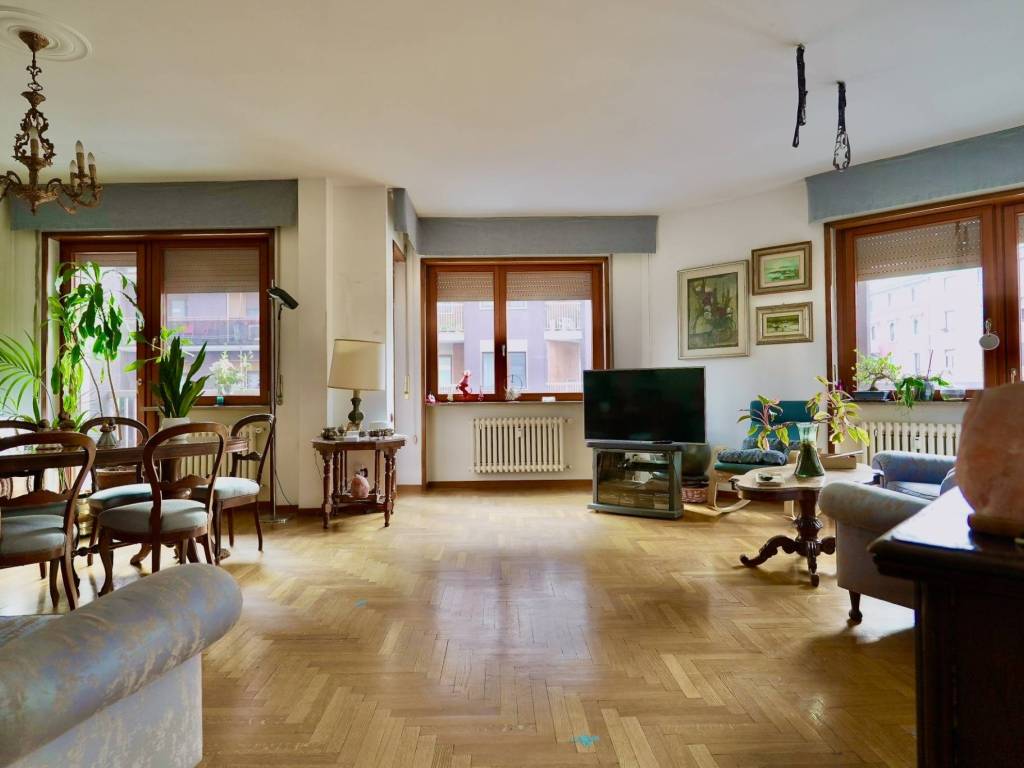 appartamento in vendita a Milano in zona Solari
