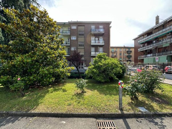 appartamento in vendita a Milano in zona Baggio