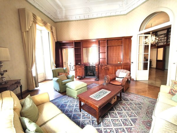 appartamento in vendita a Milano in zona Porta Nuova