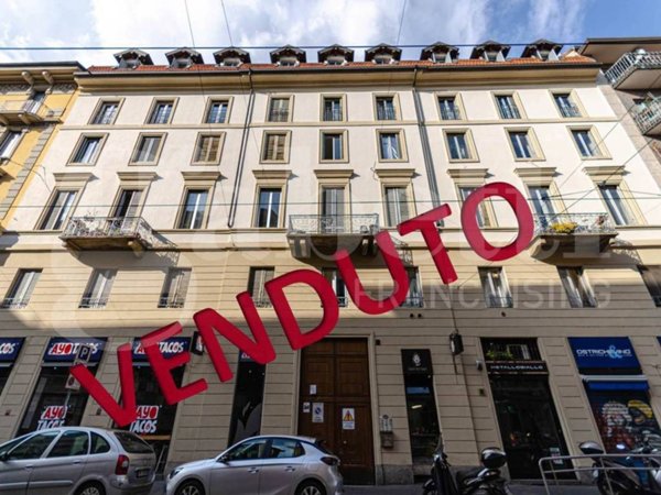 appartamento in vendita a Milano in zona Porta Ticinese
