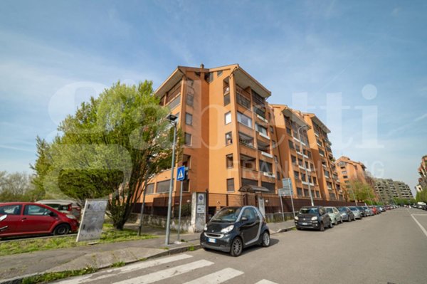 appartamento in vendita a Milano in zona Gratosoglio
