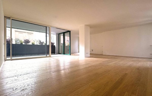 appartamento in vendita a Milano in zona Guastalla