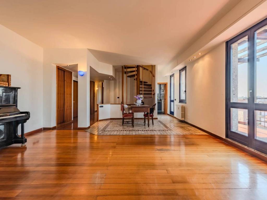 casa indipendente in vendita a Milano in zona Centro Storico