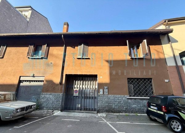 appartamento in vendita a Milano in zona Morivione