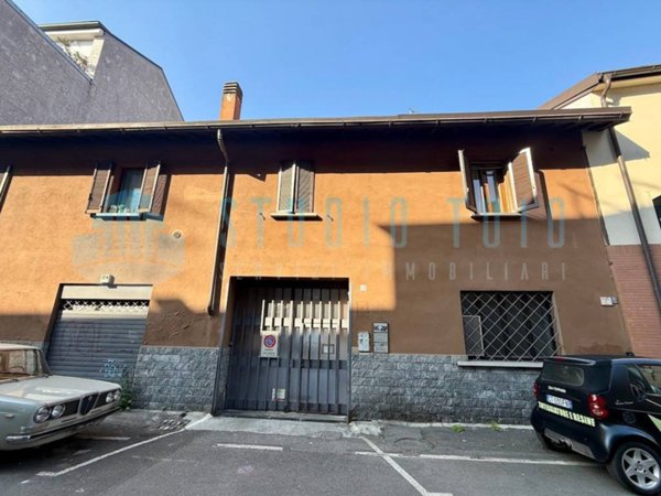 appartamento in vendita a Milano in zona Morivione