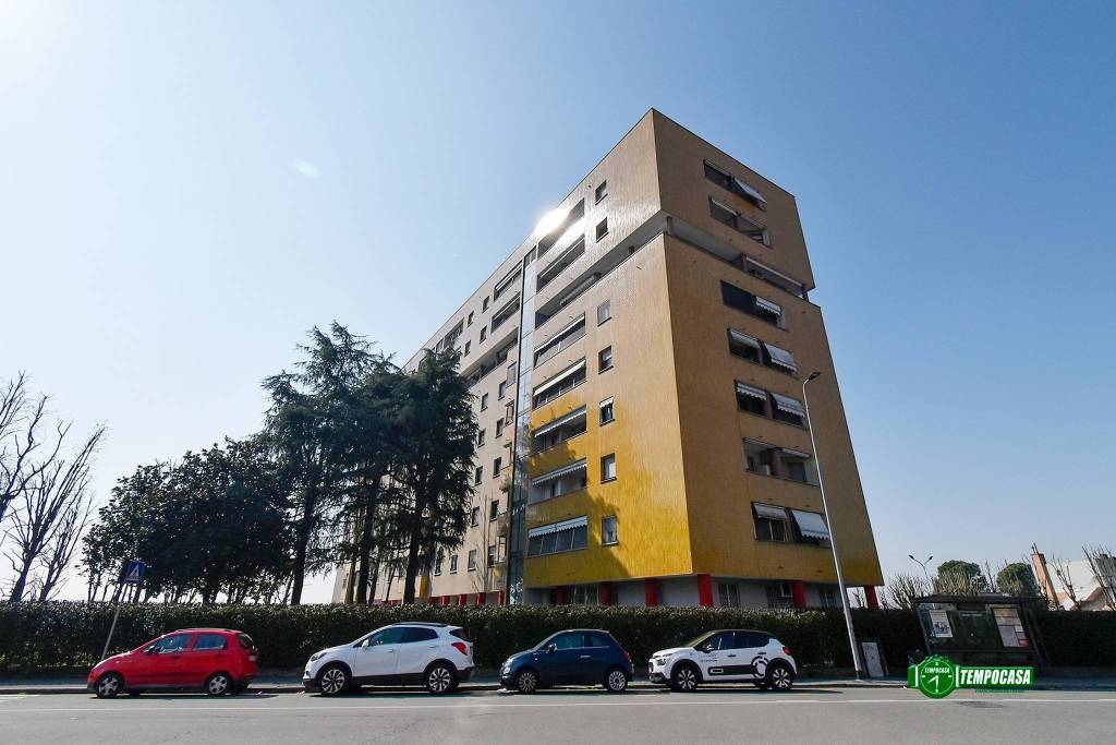 appartamento in vendita a Milano in zona Famagosta